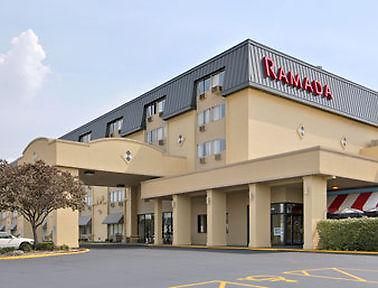 Ramada Fairview Heights Exterior foto